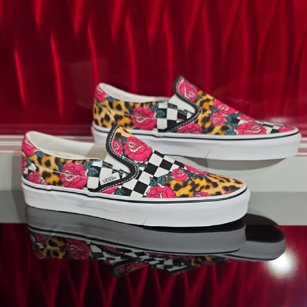 Vans Classic Slip-On – Rose / Animal Check – Men’s 6 / Women’s 7.5
